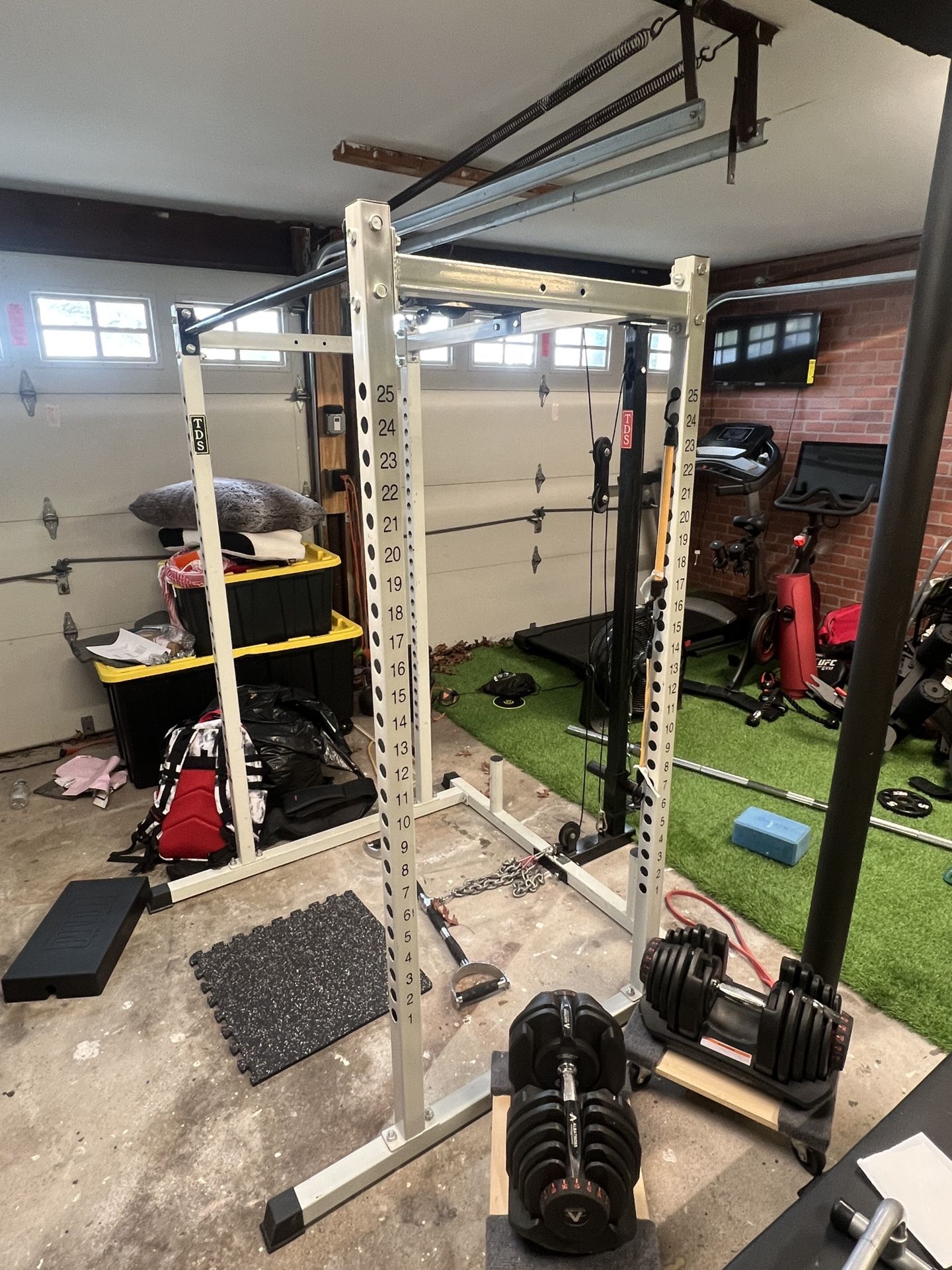 Squat Rack & Pulley System