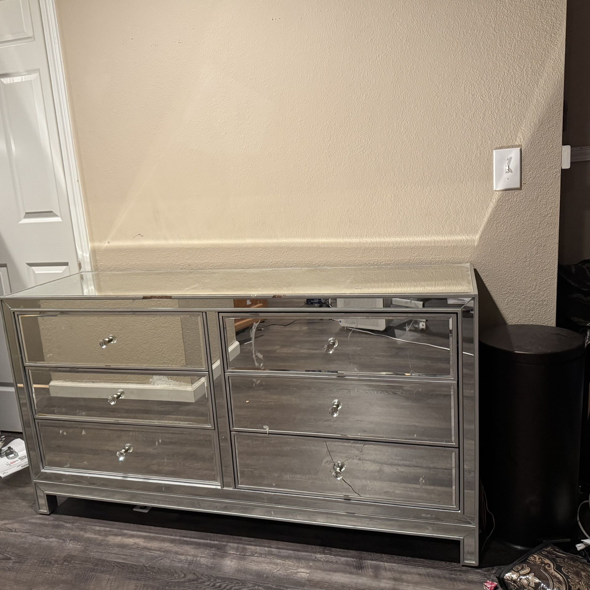 Silver Mirrored 6-drawer Dresser