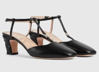 Gucci Women's Petite GG slingback pumps NEW
AUTHENTIC