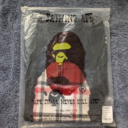 Burberry bape tee size m