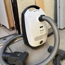 Miele vacuum 