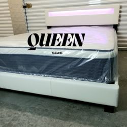 NEW QUEEN PILLOW TOP MATTRESS and BOX SPRING. Bed frame not included 👍