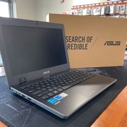 ASUS 11.6” 4GB//128GB SSD Windows 10 Fully Functional IN BOX LIKE NEW!!!!