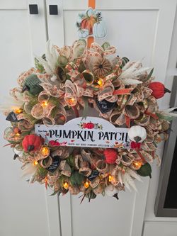 ***Custom Hamdmade Fall Wreath***