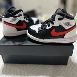 Jordan 1 mid For Toddler Authentic!