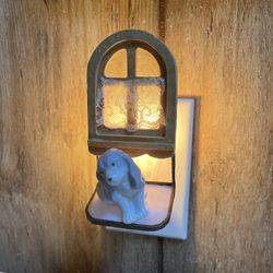 Vintage Dog By The Window Night Light  Glass Eagle Plug-In Cute