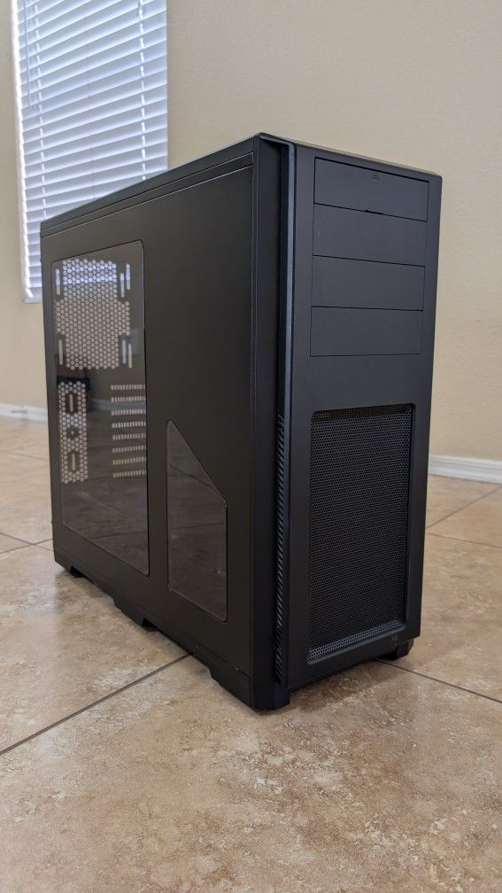 Phanteks Enthoo Pro Full Tower PC Case.