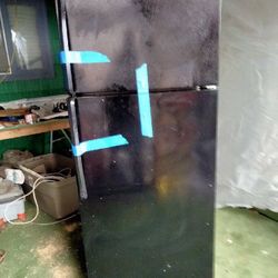 All Blk Refrigerator MayTagWorks Like New
