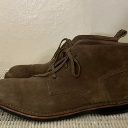 Men’s Andrew Marc Dorchester Suede Chukka Ankle Boots, Excellent Condition, Size: 8.5, Retails: $178