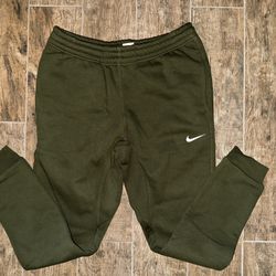 Nike Club Fleece Tapered Leg Sweatpants Army Green 826431-327 Men’s Size Medium 