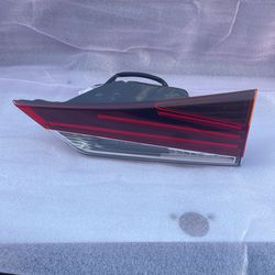 19 Lexus Is 300 Rh Inner Lamb