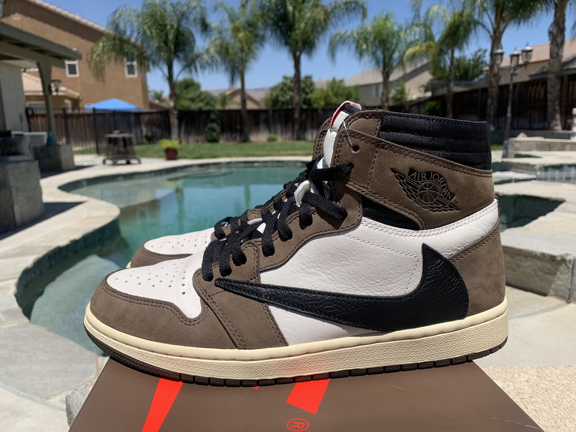 Jordan 1 Travis Scott’s