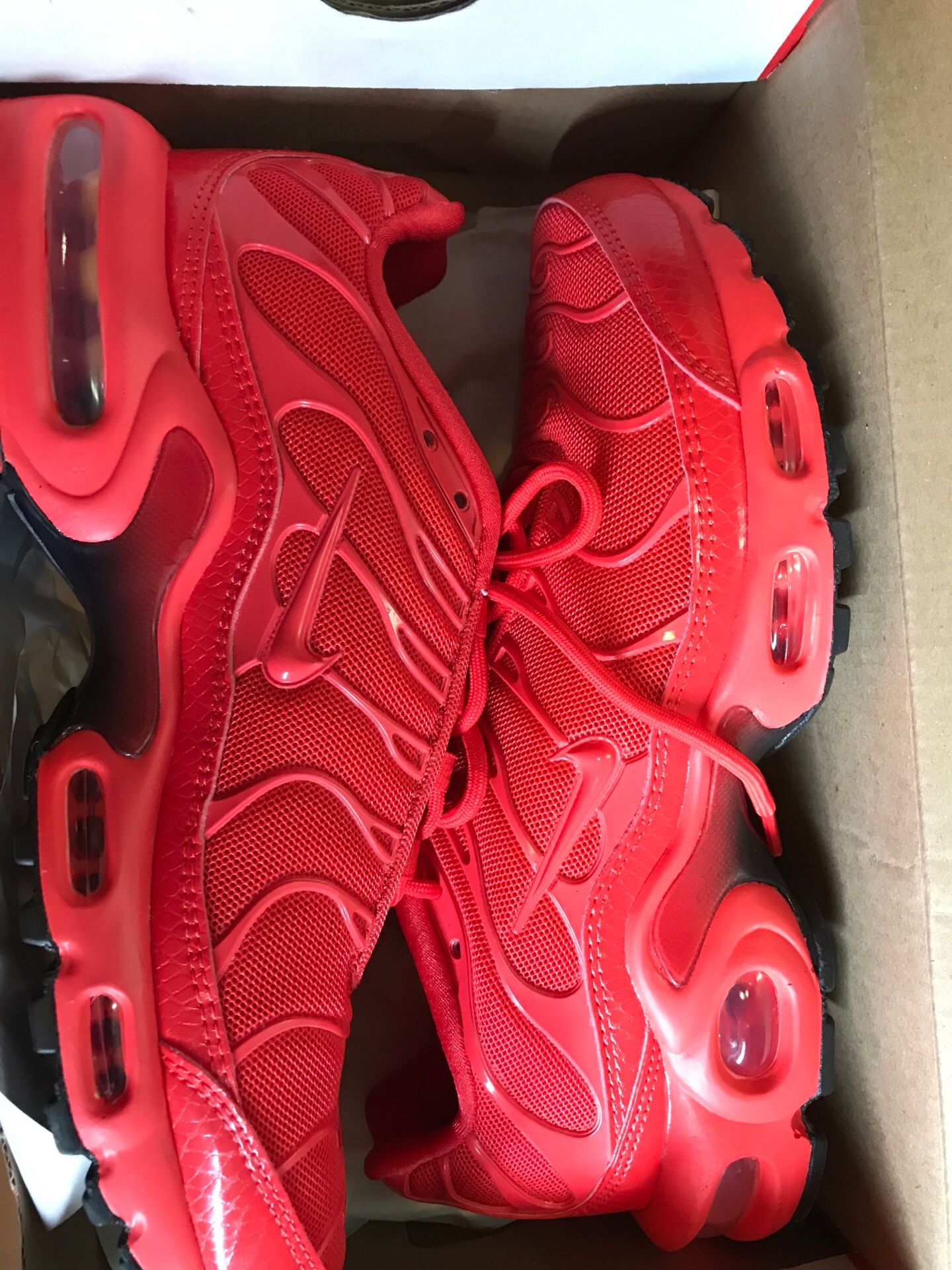 Red Air Max Nike size 7