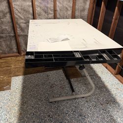 Adjustable Drafting Table