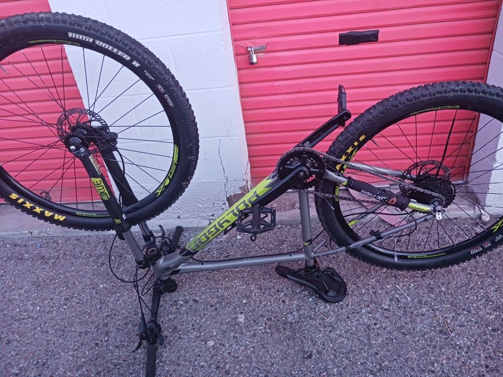Polygon Premier 5 Mountain Bike