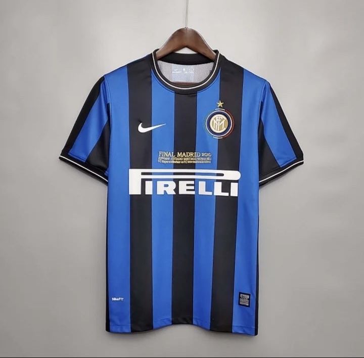 2009/2010 Retro Internazionale Milan Home Football Jersey