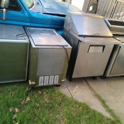 COMMERCIAL REFRIGERATORS USED... TURN ON BUT NEED FREON SELLING AS IS