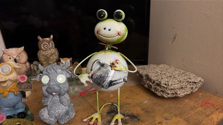 5 most adorable frog figurines