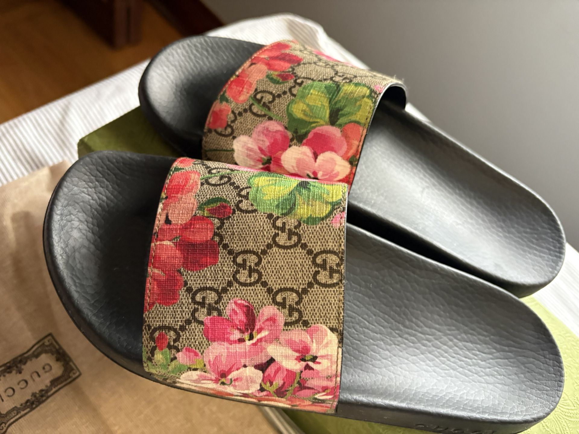 Authentic Gucci Floral Slides Gently Used.