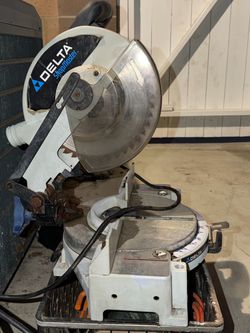 Delta ShopMaster 10” Compound Miter Saw