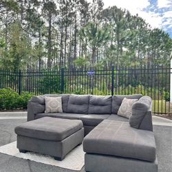 ✨Gray Ashley Furniture Sectional w/ Ottoman CAN DELIVER 🚚 FOR A FEE