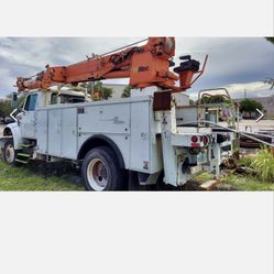 1998 International 4800 , Digger/Derrick Truck, Service/Utility Truck 4x4