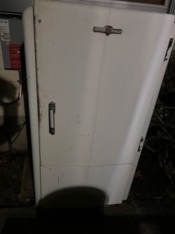 1939 General Electric Refridgerator