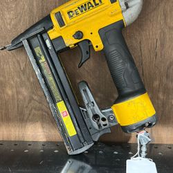 Dewalt Finish Stapler