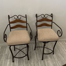 Breakfast Table Swivel Chairs 