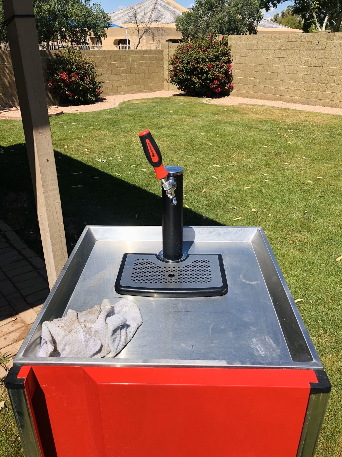 NEW LIMITED COLLECTIBLE RED SNAPON TOOL BOX BEER KEG REFRIGERATOR