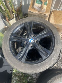 Black BMW Rim