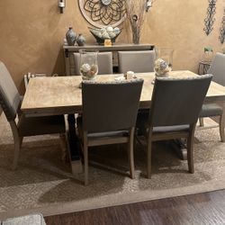 Juego De Comedor Y Comoda 