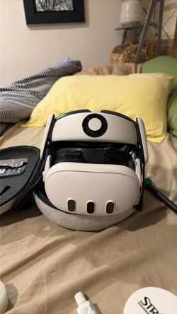 Meta Quest 3 Headset With Extras 512g