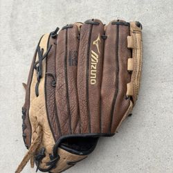 Mizuno Baseball Glove Size 12  ( Hesperia Ca )
