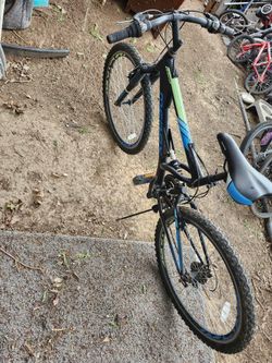 MOUNTAIN Bike 26inch 18Speed EVERYTHING IS GOOD CONDITION