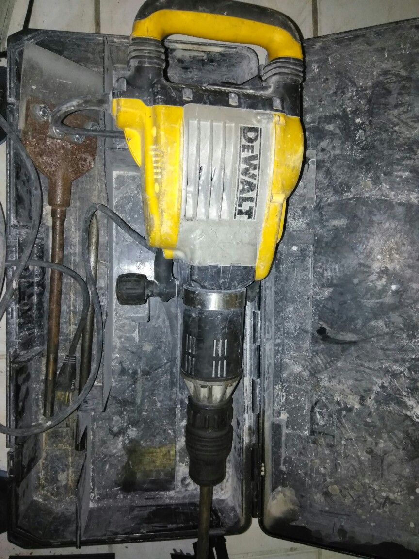 Dewalt d25901 demolition hammer