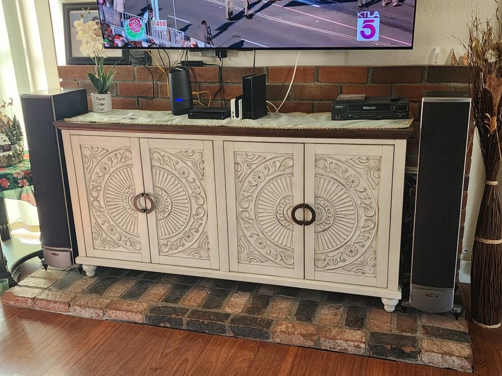 Polk Audio Tower Speakers