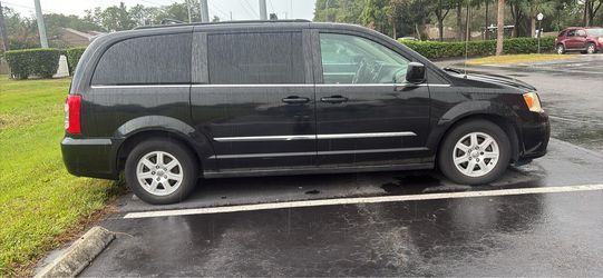 2010 Chrysler Town & Country
