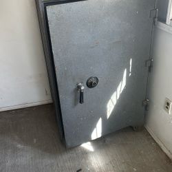 Ay Safe But I Don’t Have The Key Or Code To It 