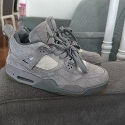 Air Jordan 4 Kaws