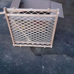 Baby gate