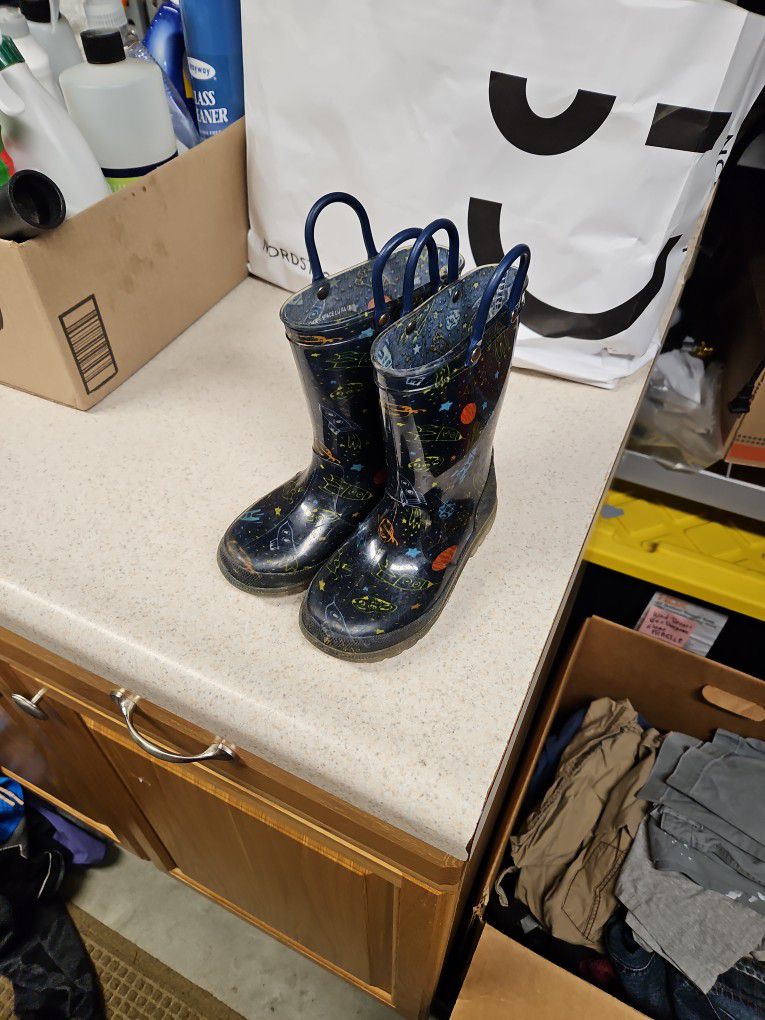 Kids Rain Boots - Size 9