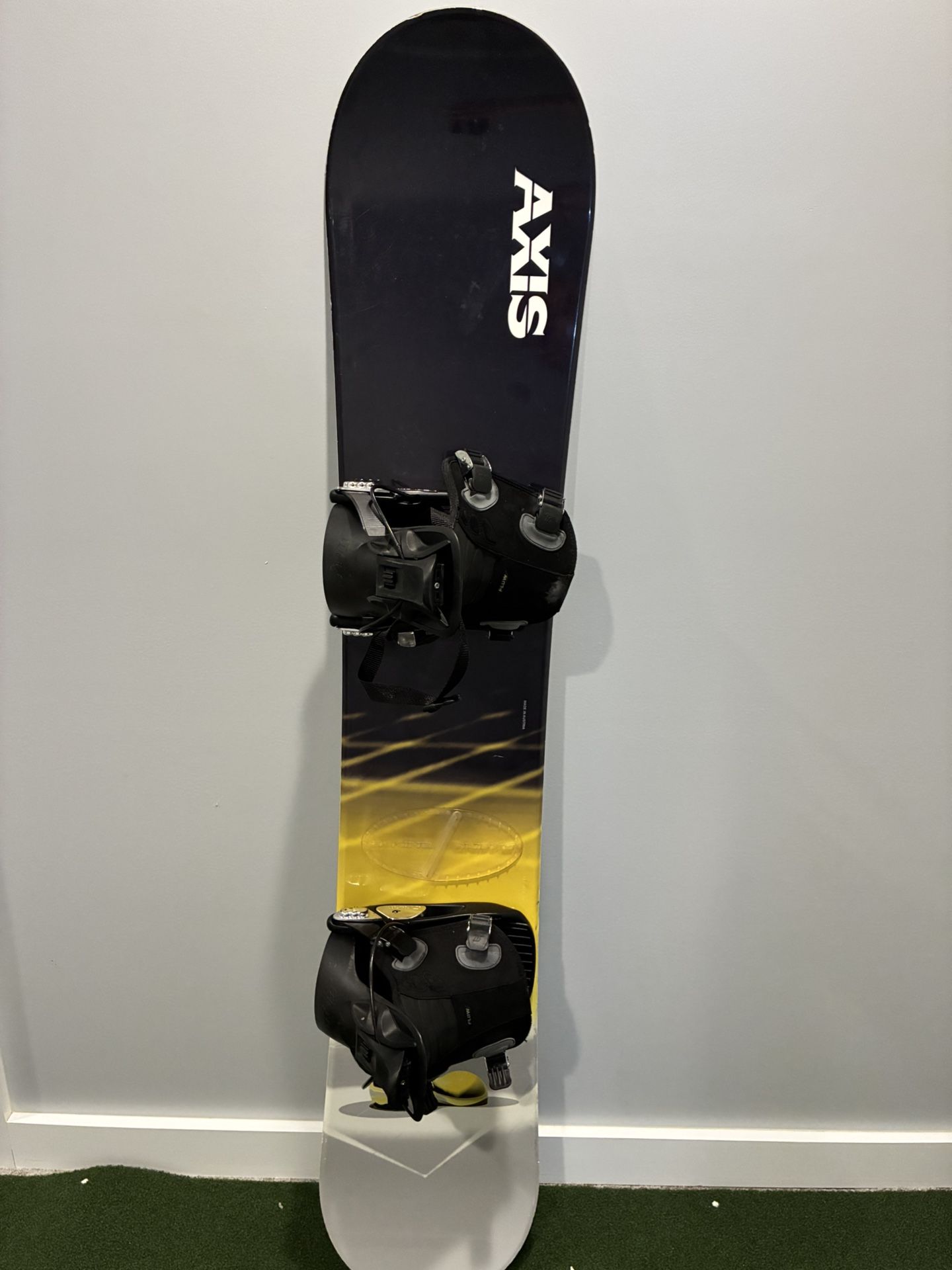 Axis Snowboard 