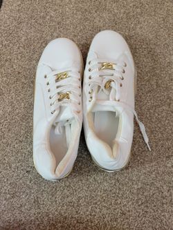 White Low-Top Sneakers with Gold Chain Detail. Size 10