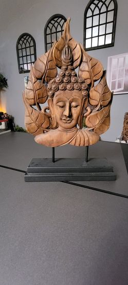 Statue