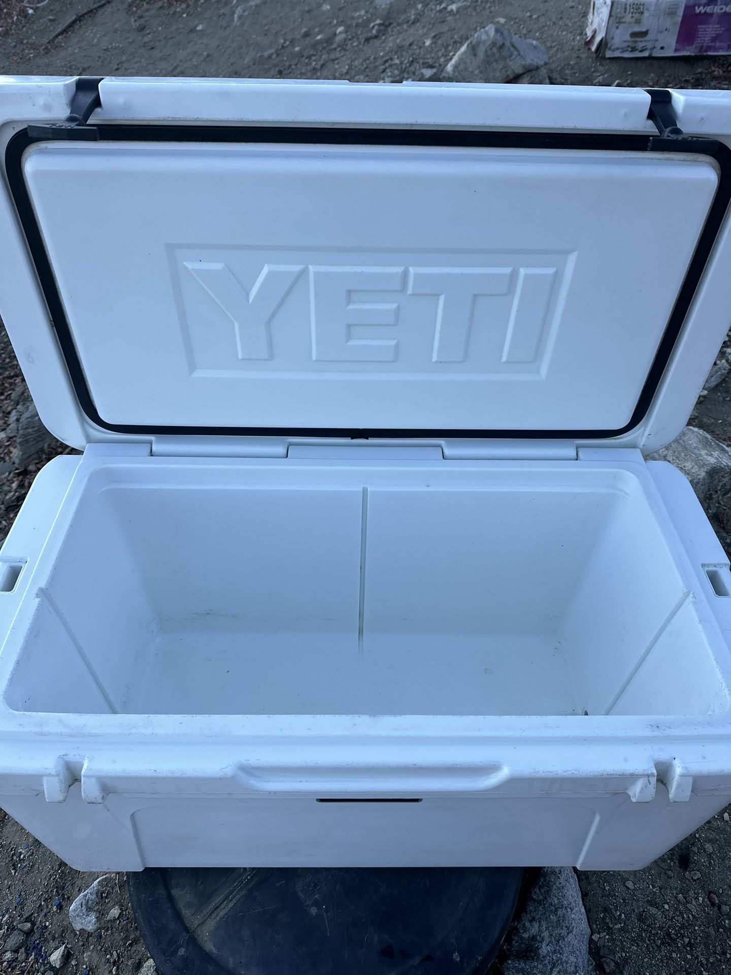 YETI 75 for Sale in Fontana, CA - OfferUp
