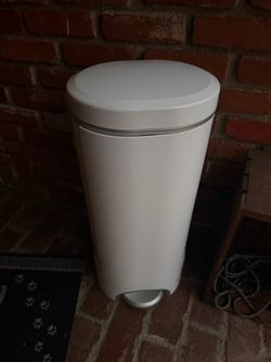 White Diaper pail