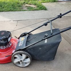 PowerSmart gas push lawn mower (144 CC) in excellent working condition. Delivery available!