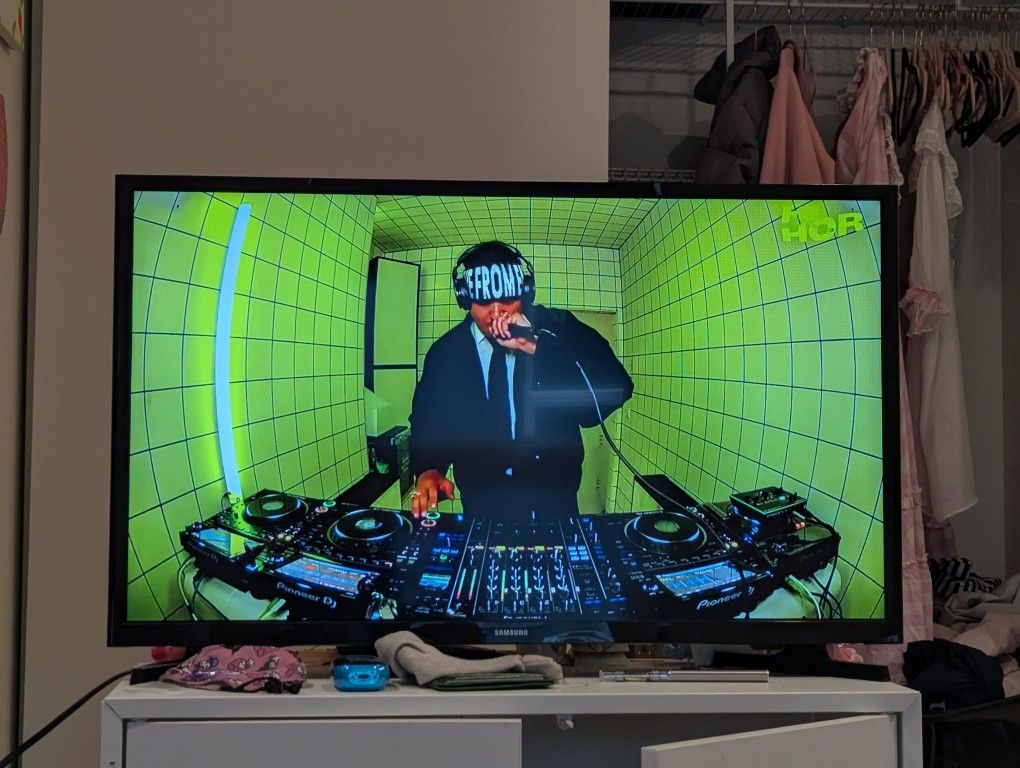 Samsung 32" Smart Tv