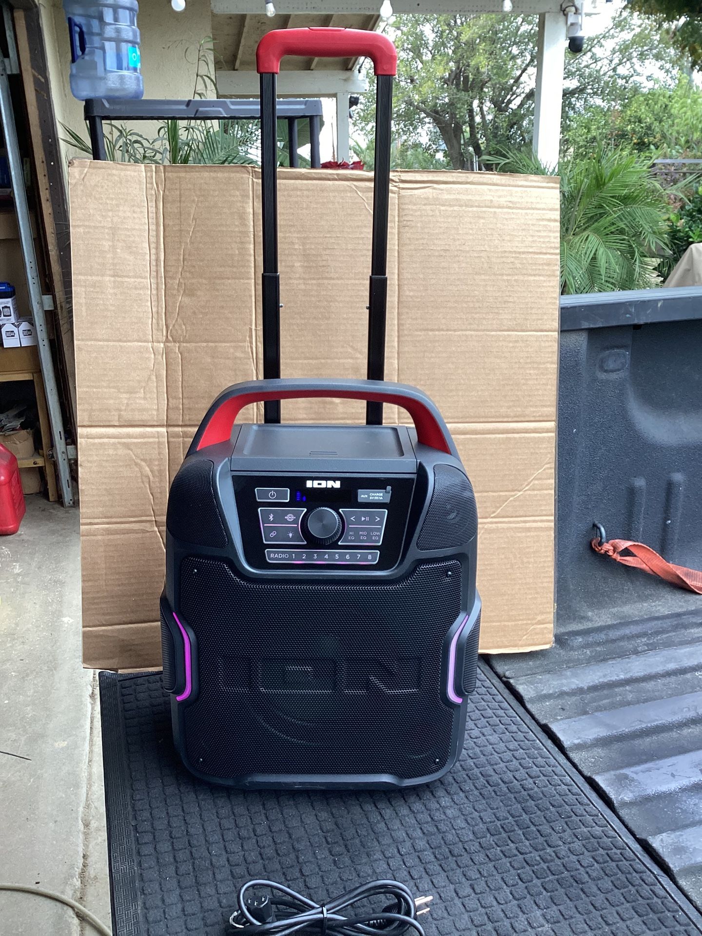 ION PATHFINDER 320 PORTABLE BLUETOOTH SPEAKER 200W